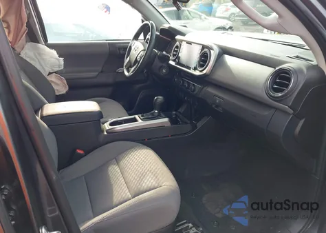 2021 Toyota Tacoma Double Cab/Sr/Sr5/Trd Sport/Trd Off Road/Trd Pro z USA, uszkodzony, nr VIN 3TMCZ5AN7MM383352